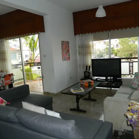 Family Nest In The Heart Of *