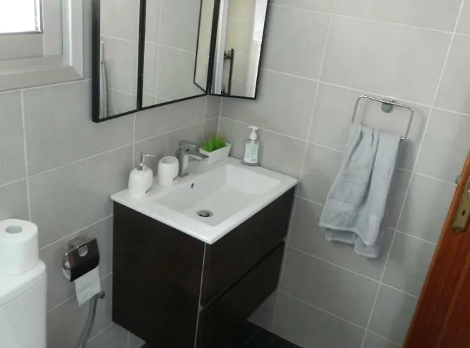 別荘 Family Nest In The Heart Of リマソール